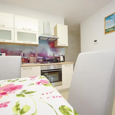 Smiljka Apartment *
